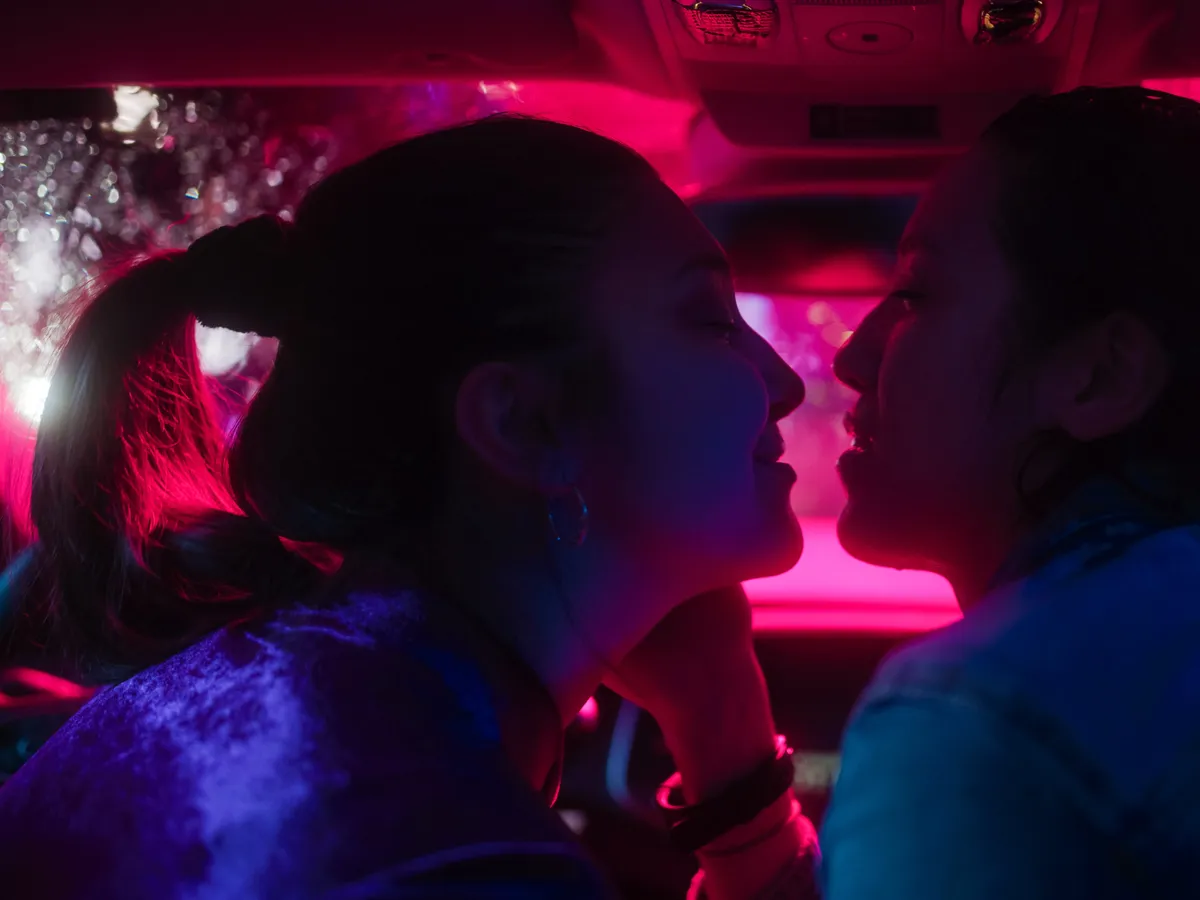 Spätes Coming-out als bi: So gehst du es in Ruhe an